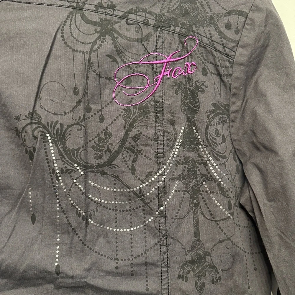 NWT Vintage Y2K Era Fox Charcoal Button Down Embellished Print Shirt Size Medium - Picture 8 of 9